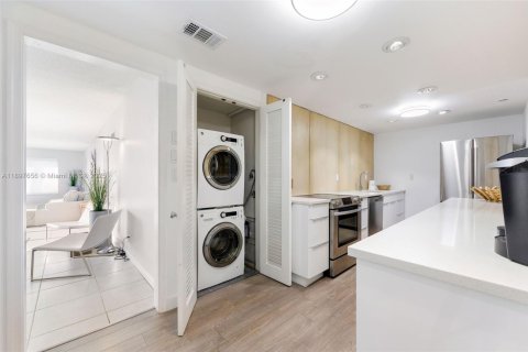 Condominio en venta en Fort Lauderdale, Florida, 2 dormitorios, 157.93 m2 № 1954316 - foto 16