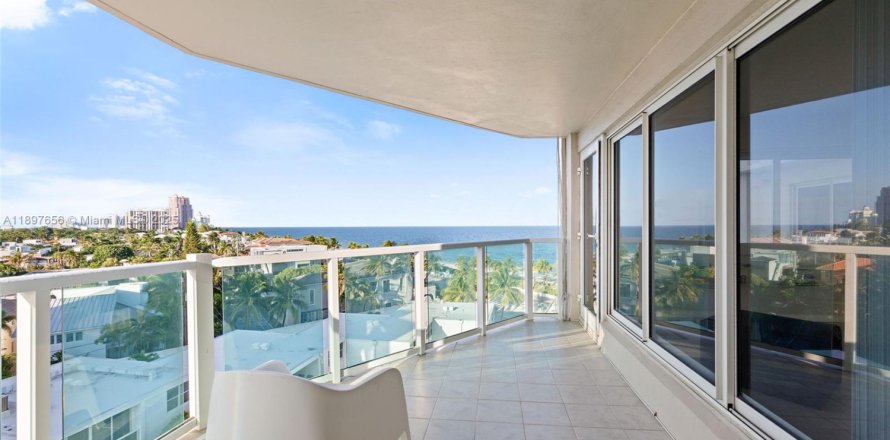 Condominio en Fort Lauderdale, Florida, 2 dormitorios  № 1954316