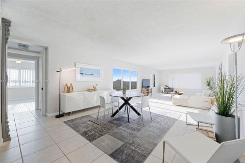 Condominio en venta en Fort Lauderdale, Florida, 2 dormitorios, 157.93 m2 № 1954316 - foto 13