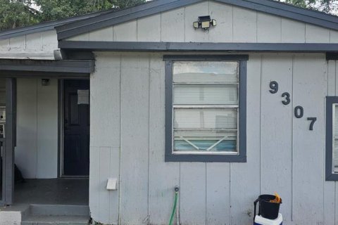 House in Tampa, Florida 3 bedrooms, 92.9 sq.m. № 1747666 - photo 2