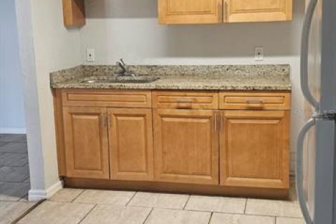 House in Tampa, Florida 3 bedrooms, 92.9 sq.m. № 1747666 - photo 5