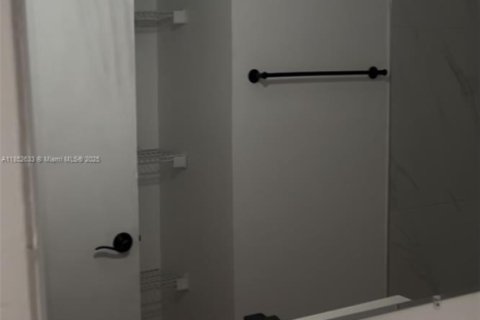 Copropriété à louer à Hialeah, Floride: 2 chambres, 84.91 m2 № 1858863 - photo 17
