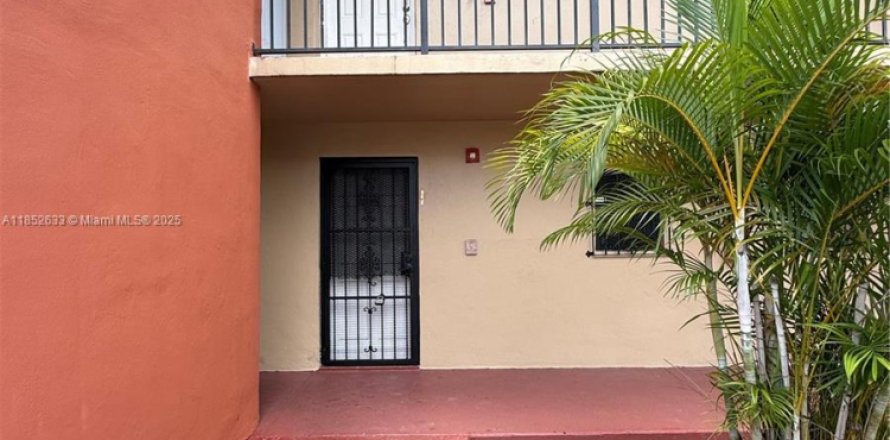Condo à Hialeah, Floride, 2 chambres  № 1858863