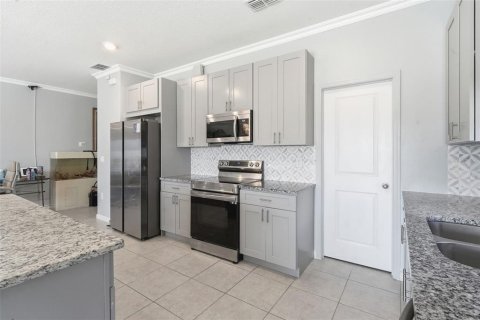 House in Minneola, Florida 3 bedrooms, 161.19 sq.m. № 2110622 - photo 16