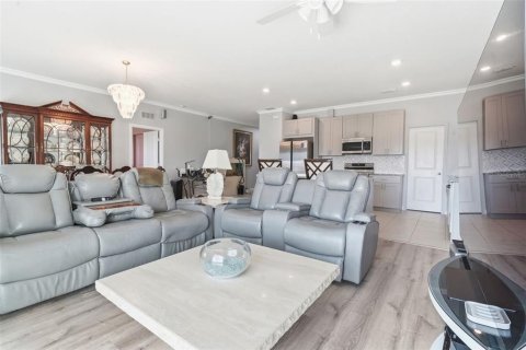 House in Minneola, Florida 3 bedrooms, 161.19 sq.m. № 2110622 - photo 8