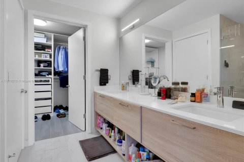 Townhouse in North Miami Beach, Florida 3 bedrooms, 194.44 sq.m. № 1980941 - photo 22