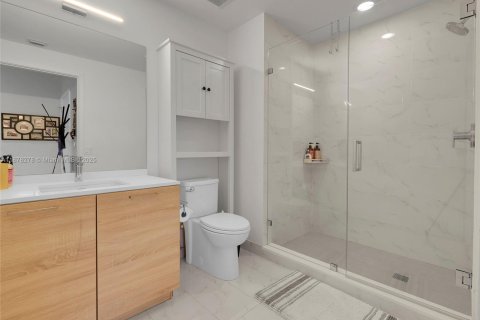 Townhouse in North Miami Beach, Florida 3 bedrooms, 194.44 sq.m. № 1980941 - photo 11