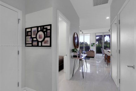 Townhouse in North Miami Beach, Florida 3 bedrooms, 194.44 sq.m. № 1980941 - photo 2