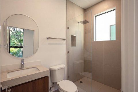 Villa ou maison à vendre à Miami, Floride: 4 chambres № 2074261 - photo 9