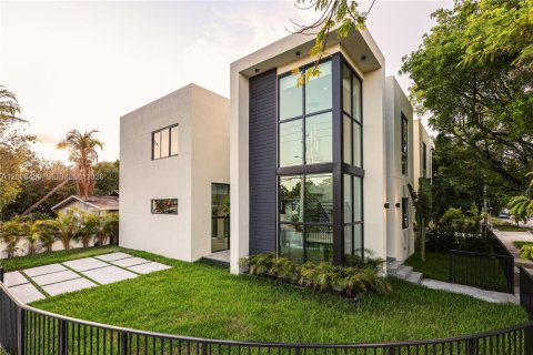 Villa ou maison à Miami, Floride 4 chambres № 2074261