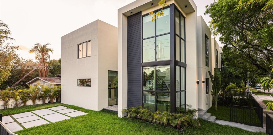 Villa ou maison à Miami, Floride 4 chambres № 2074261