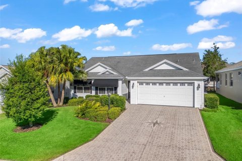 House in The Villages, Florida 3 bedrooms, 160.16 sq.m. № 1904911 - photo 1