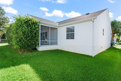 House in The Villages, Florida 3 bedrooms, 160.16 sq.m. № 1904911 - photo 28