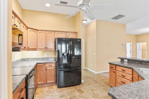 House in The Villages, Florida 3 bedrooms, 160.16 sq.m. № 1904911 - photo 9