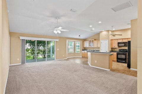 House in The Villages, Florida 3 bedrooms, 160.16 sq.m. № 1904911 - photo 3