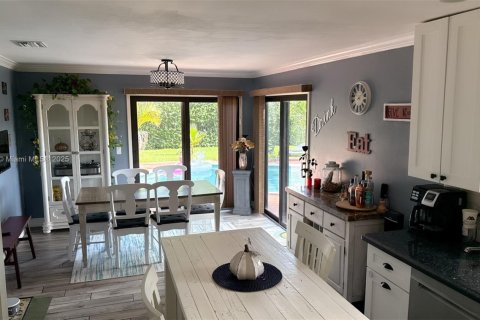 House in Deerfield Beach, Florida 3 bedrooms, 177.63 sq.m. № 1952867 - photo 13