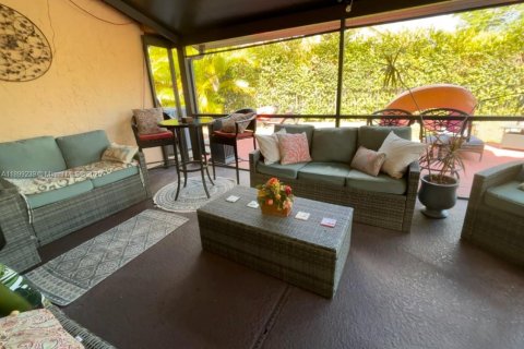 House in Deerfield Beach, Florida 3 bedrooms, 177.63 sq.m. № 1952867 - photo 25