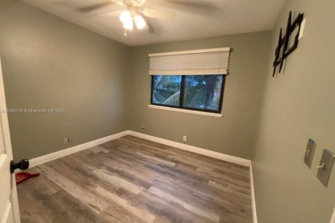 House in Deerfield Beach, Florida 3 bedrooms, 177.63 sq.m. № 1952867 - photo 21