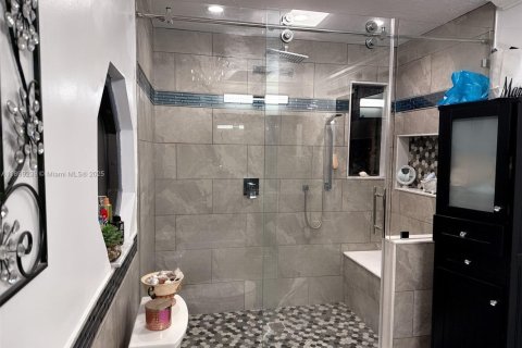 House in Deerfield Beach, Florida 3 bedrooms, 177.63 sq.m. № 1952867 - photo 20
