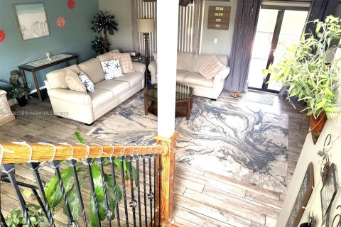 House in Deerfield Beach, Florida 3 bedrooms, 177.63 sq.m. № 1952867 - photo 8