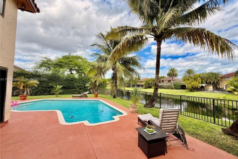 House in Deerfield Beach, Florida 3 bedrooms, 177.63 sq.m. № 1952867 - photo 28