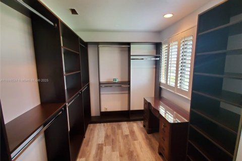 House in Deerfield Beach, Florida 3 bedrooms, 177.63 sq.m. № 1952867 - photo 18