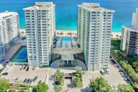 Condominio en venta en Fort Lauderdale, Florida, 1 dormitorio, 117.52 m2 № 1692958 - foto 29