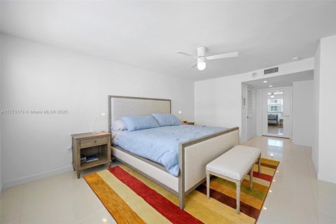 Condo in Fort Lauderdale, Florida, 1 bedroom  № 1692958 - photo 16