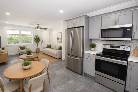 Immobilier commercial à vendre à Kissimmee, Floride: 4 chambres, 139.35 m2 № 2206695 - photo 4