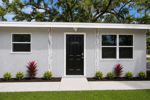 Immobilier commercial à vendre à Kissimmee, Floride: 4 chambres, 139.35 m2 № 2206695 - photo 2