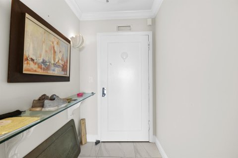 Condo in North Palm Beach, Florida, 2 bedrooms  № 2244619 - photo 15