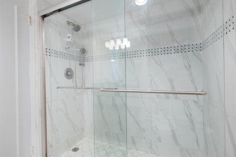 Condo in North Palm Beach, Florida, 2 bedrooms  № 2244619 - photo 27