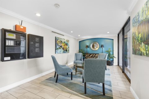 Condo in North Palm Beach, Florida, 2 bedrooms  № 2244619 - photo 8