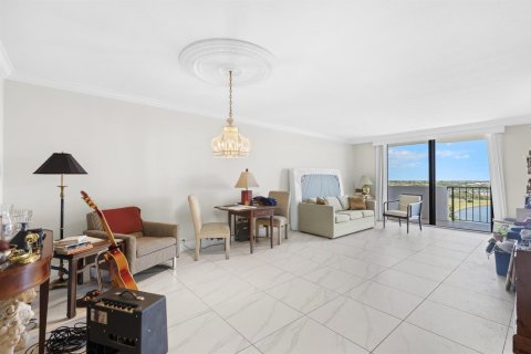 Condo in North Palm Beach, Florida, 2 bedrooms  № 2244619 - photo 28