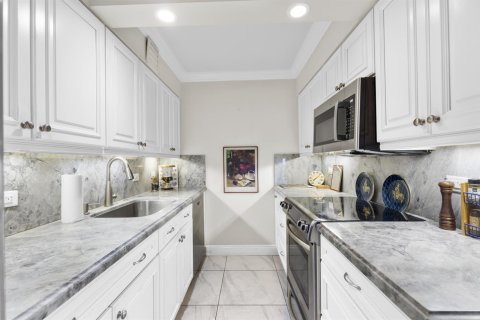 Condo in North Palm Beach, Florida, 2 bedrooms  № 2244619 - photo 23