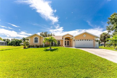 Casa en alquiler en Rotonda, Florida, 4 dormitorios, 221.94 m2 № 1434430 - foto 1