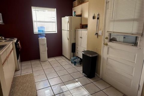 Commercial property in Saint Petersburg, Florida 4 bedrooms, 120.4 sq.m. № 1884101 - photo 17