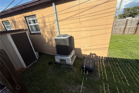 Commercial property in Saint Petersburg, Florida 4 bedrooms, 120.4 sq.m. № 1884101 - photo 7