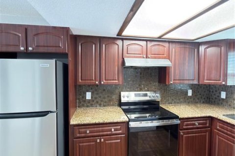 Touwnhouse à louer à Tampa, Floride: 3 chambres, 125.51 m2 № 2112229 - photo 6