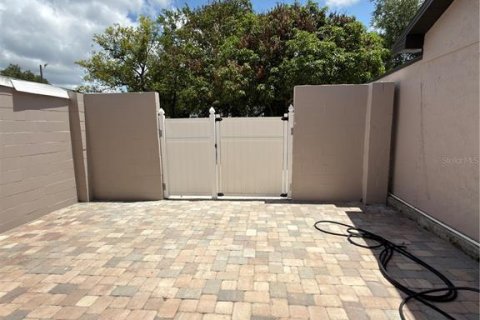 Touwnhouse à louer à Tampa, Floride: 3 chambres, 125.51 m2 № 2112229 - photo 30