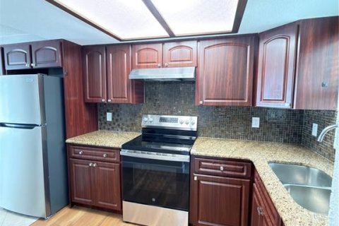 Touwnhouse à louer à Tampa, Floride: 3 chambres, 125.51 m2 № 2112229 - photo 5