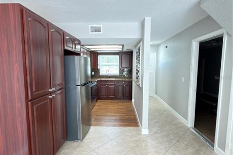 Touwnhouse à louer à Tampa, Floride: 3 chambres, 125.51 m2 № 2112229 - photo 7