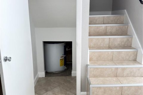 Touwnhouse à louer à Tampa, Floride: 3 chambres, 125.51 m2 № 2112229 - photo 14