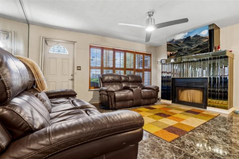 Villa ou maison à vendre à Pompano Beach, Floride: 4 chambres, 134.62 m2 № 1986333 - photo 19