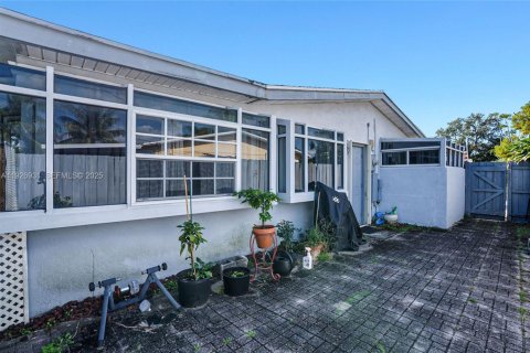 Villa ou maison à vendre à Pompano Beach, Floride: 4 chambres, 134.62 m2 № 1986333 - photo 9