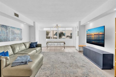 Купить кондоминиум в Майами-Бич, Флорида 3 спальни, 125.42м2, № 2011507 - фото 22