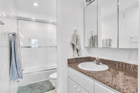 Купить кондоминиум в Майами-Бич, Флорида 3 спальни, 125.42м2, № 2011507 - фото 7