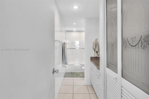 Купить кондоминиум в Майами-Бич, Флорида 3 спальни, 125.42м2, № 2011507 - фото 6