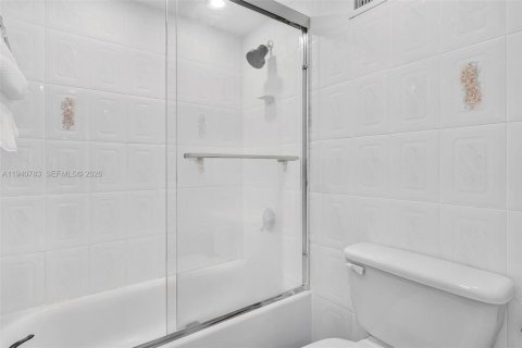 Купить кондоминиум в Майами-Бич, Флорида 3 спальни, 125.42м2, № 2011507 - фото 8