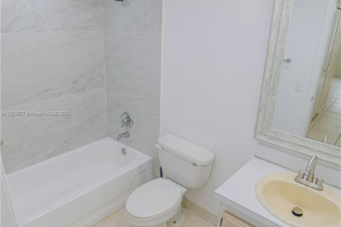 Copropriété à vendre à North Miami, Floride: 1 chambre, 73.49 m2 № 1975894 - photo 7